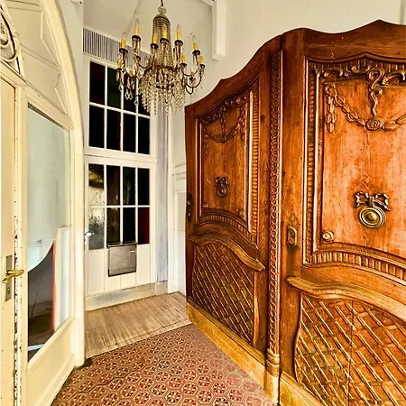 The Square 아파트호텔 코부르크