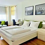 The Square 3* Coburg