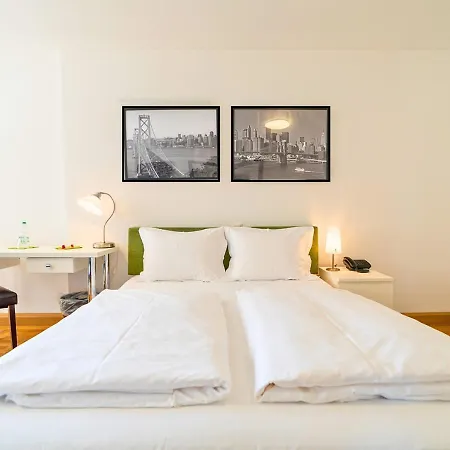 The Square 3* Coburg