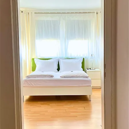 The Square 3* Coburg