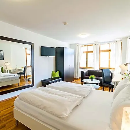 Apartahotel The Square 3*