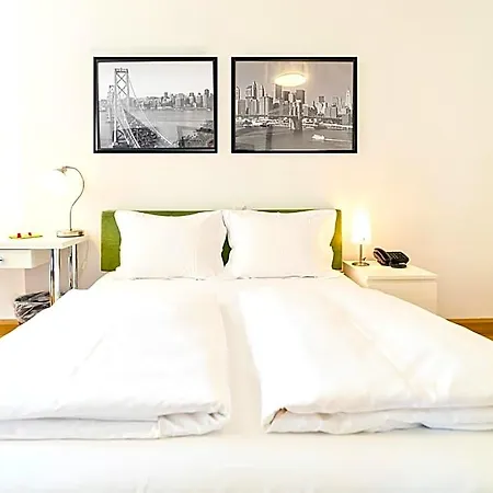 The Square Apartahotel 3*
